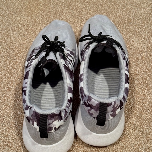 Men's Nike Roshe Running Shoes - Size 13 - Grey Camo - Picture 4 of 6